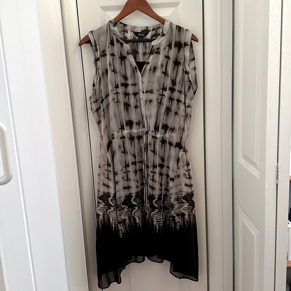 Vera Wang light summer beach dress size M asymmetrical, sides longer than front